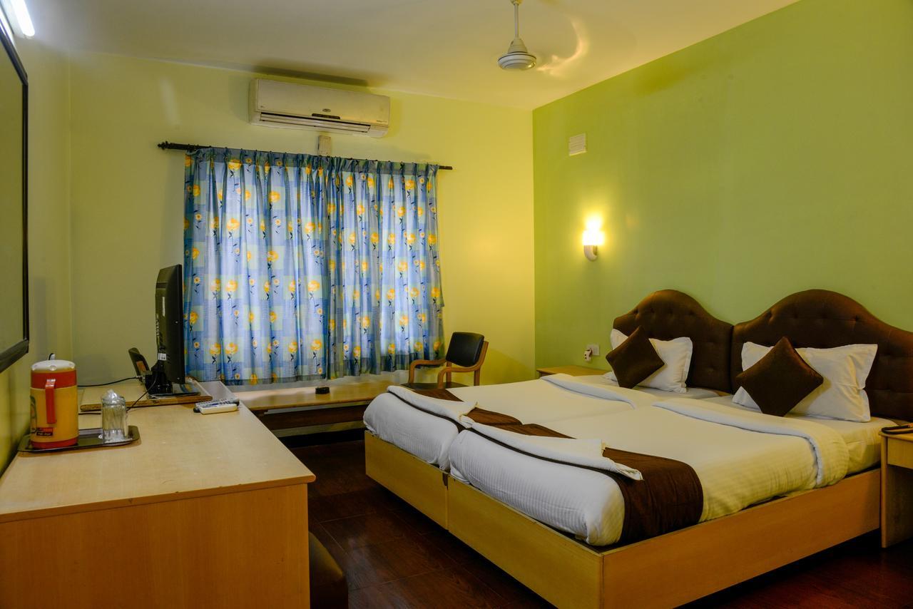 Oyo 14933 Rpr Residency Hotel Chennai Esterno foto