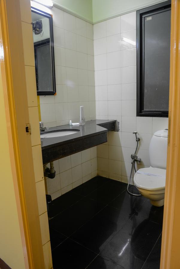 Oyo 14933 Rpr Residency Hotel Chennai Esterno foto