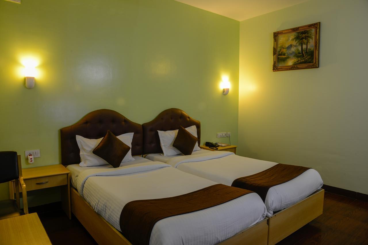 Oyo 14933 Rpr Residency Hotel Chennai Esterno foto