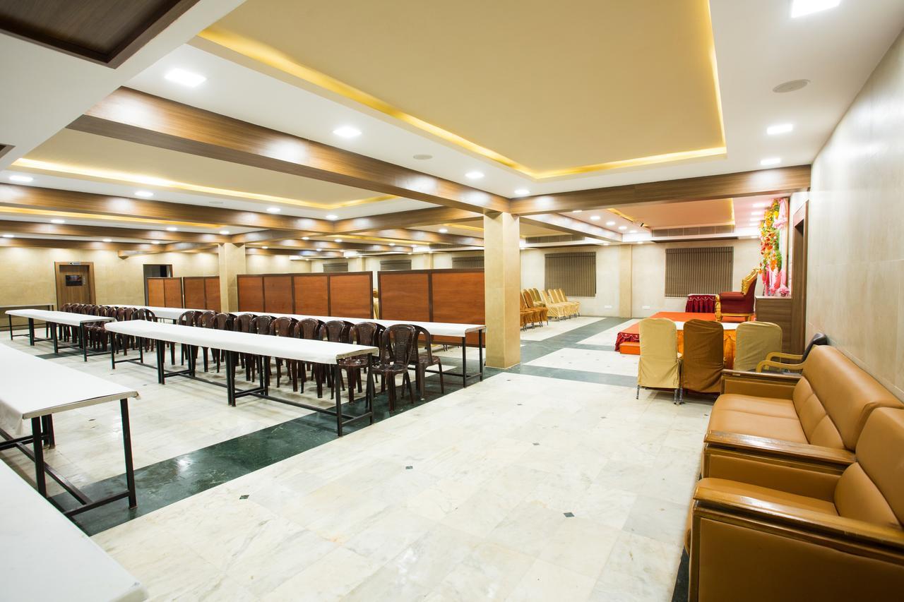 Oyo 14933 Rpr Residency Hotel Chennai Esterno foto