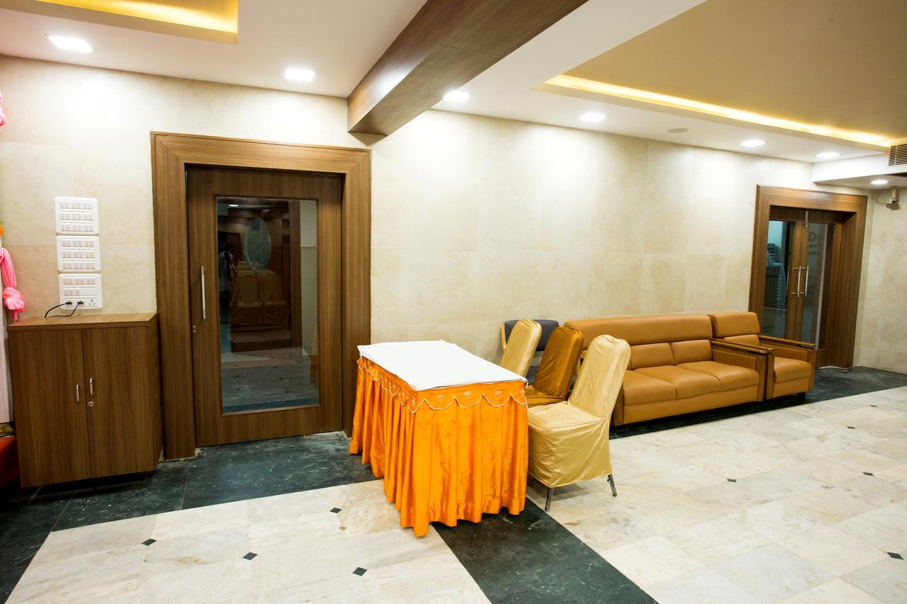 Oyo 14933 Rpr Residency Hotel Chennai Esterno foto