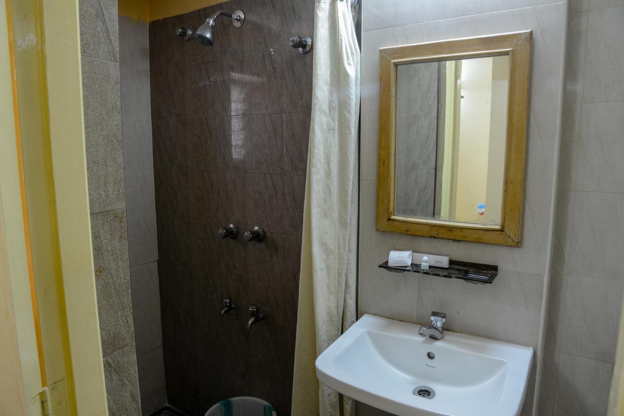 Oyo 14933 Rpr Residency Hotel Chennai Esterno foto