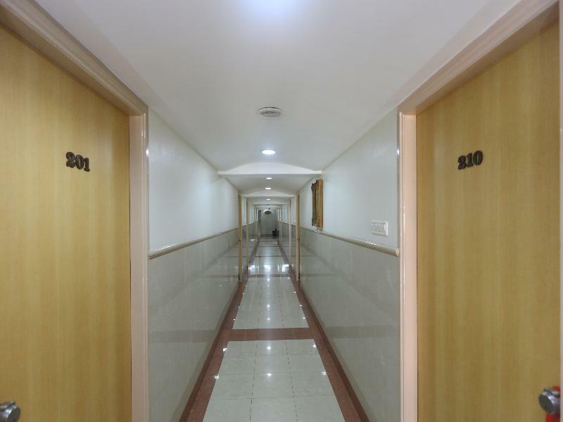 Oyo 14933 Rpr Residency Hotel Chennai Esterno foto