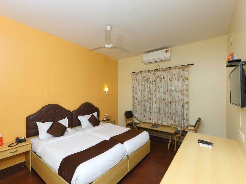 Oyo 14933 Rpr Residency Hotel Chennai Esterno foto