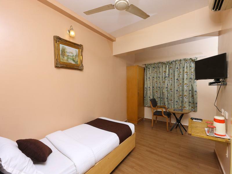 Oyo 14933 Rpr Residency Hotel Chennai Esterno foto